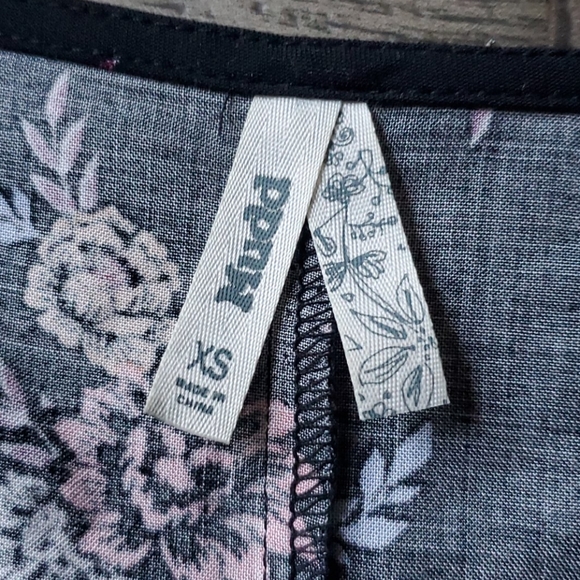 Mudd Floral Tie Front Cold Shoulder Top - Picture 5 of 8